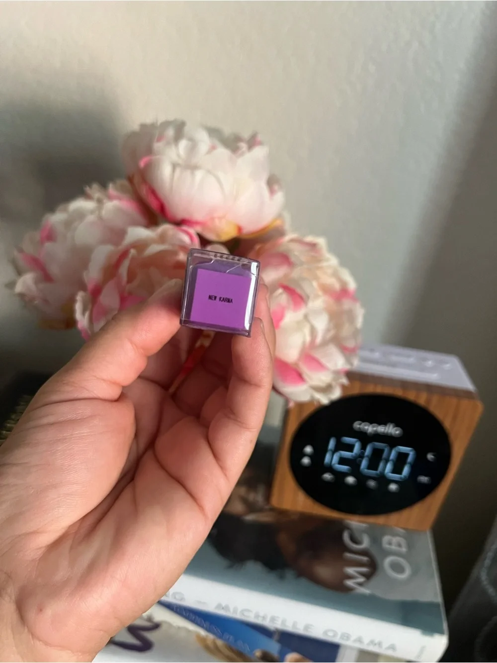 about-face  Matte Fluid Eye Paint